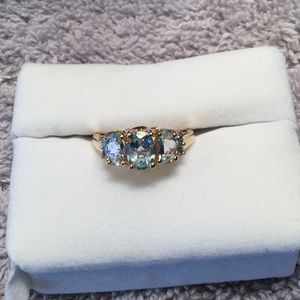 Ladies aquamarine ring